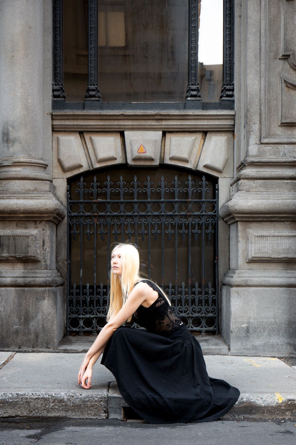 Fashion photograph by Dario Hudon, Le Café Studio