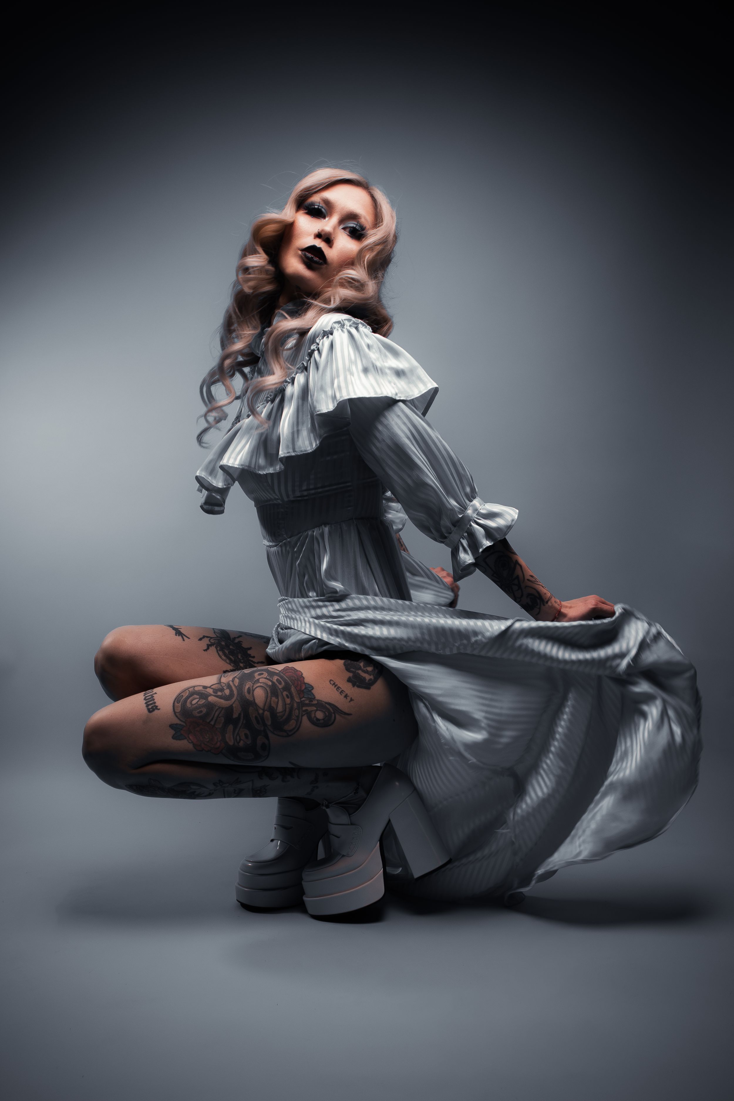 Editorial and fashion photograph by Dario Hudon, Le Café Studio
